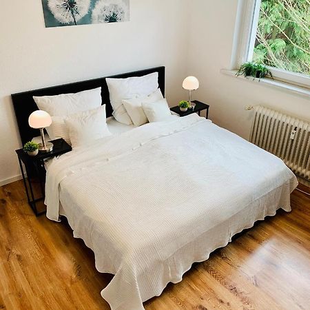 Direkte Uninaehe: Ferienwohnung Mit Grossem Doppelbett, Kuechenzeile Und Neu Renoviertem Badezimmer 洪堡 外观 照片