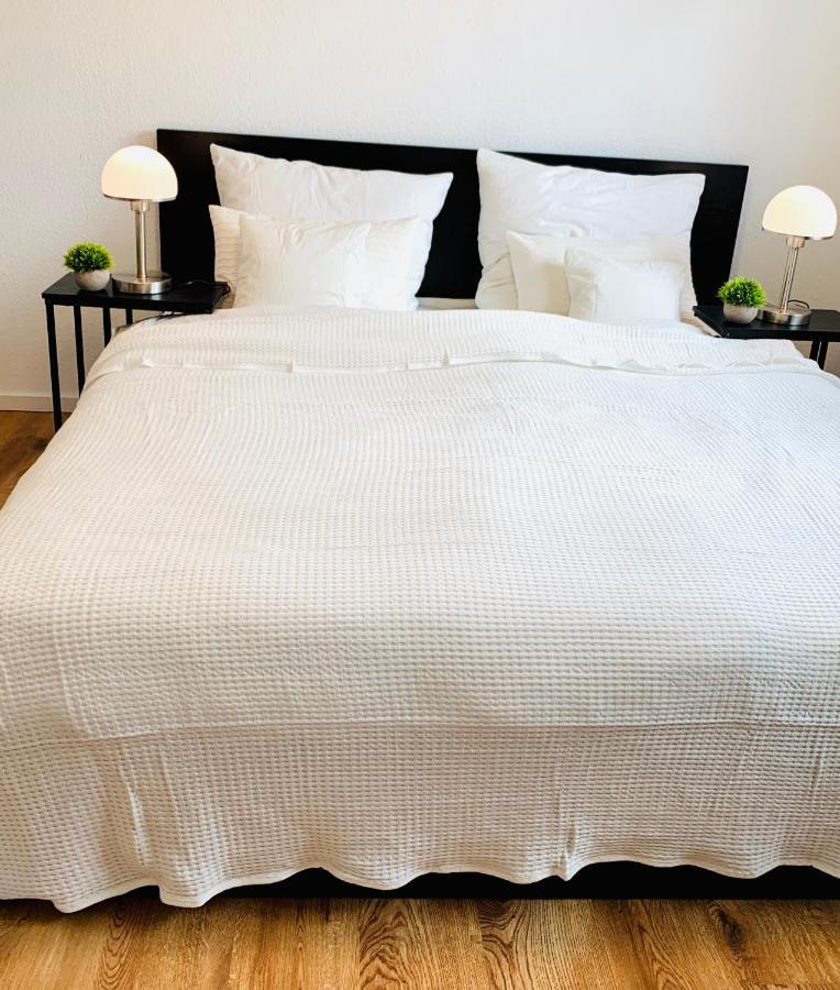 Direkte Uninaehe: Ferienwohnung Mit Grossem Doppelbett, Kuechenzeile Und Neu Renoviertem Badezimmer 洪堡 外观 照片